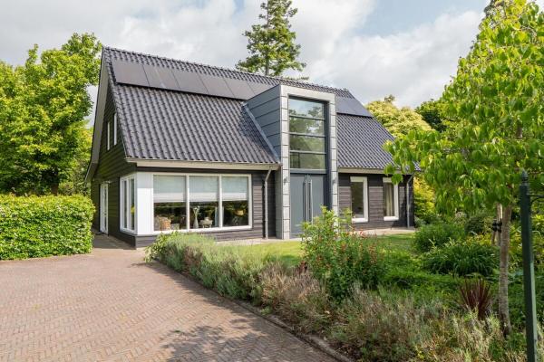 Na zdjęciu widoczny jest obiekt Prachtig genieten in het groen met royale tuin położony w mieście Hansweert.