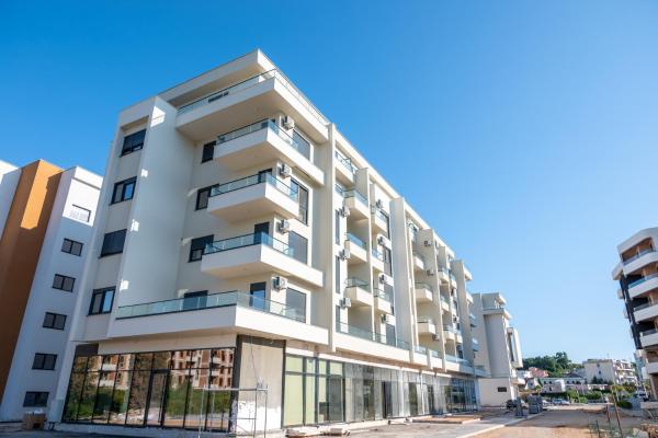 Na foto é possível ver o objeto Kulla Apartment localizado na cidade de Ulcinj.