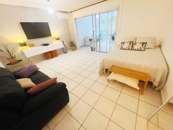 Na foto é possível ver o objeto Chaton localizado na cidade de Cluny.