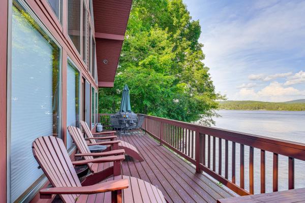 A la foto es mostra l'objecte Sweet Serenity Schroon Lake Family Retreat! situat a la ciutat de Adirondack.