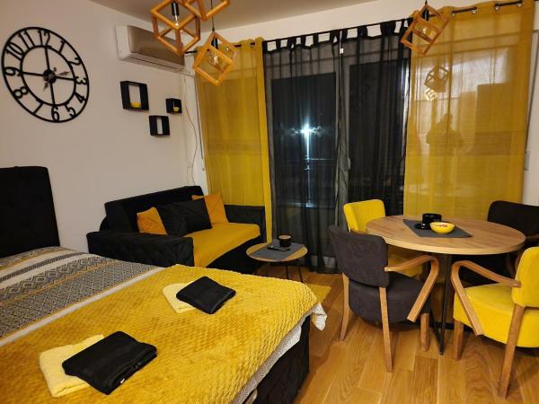 A la foto es mostra l'objecte Apartman Ruzmići 3 situat a la ciutat de Divčibare.