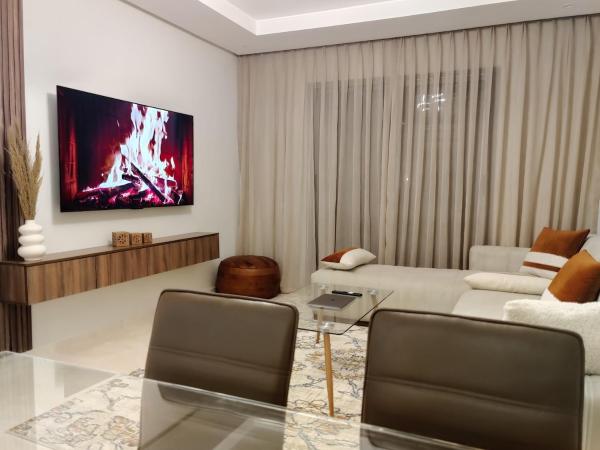 Fotografia 8: Chic, bright, 2 BR apartment, panoramic view & Parking