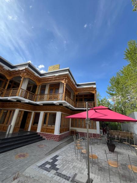 A la foto es mostra l'objecte Nubra House situat a la ciutat de Khardūng.