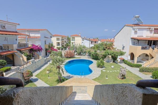 Veranda Seaview Luxury Residence - 哈爾基季基州