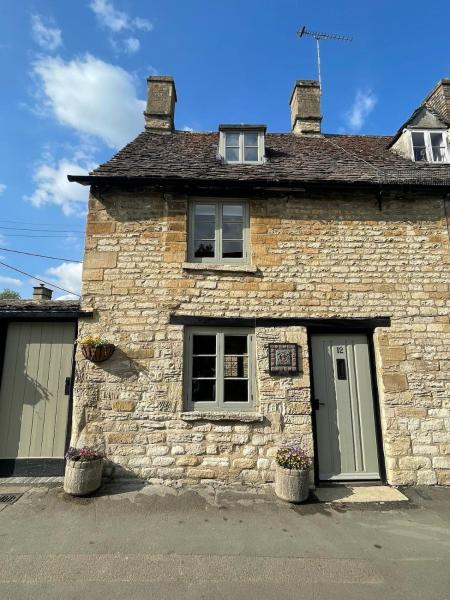 La photo montre l'objet Cozy Cotswold Burford Cottage situé dans la ville de Burford.