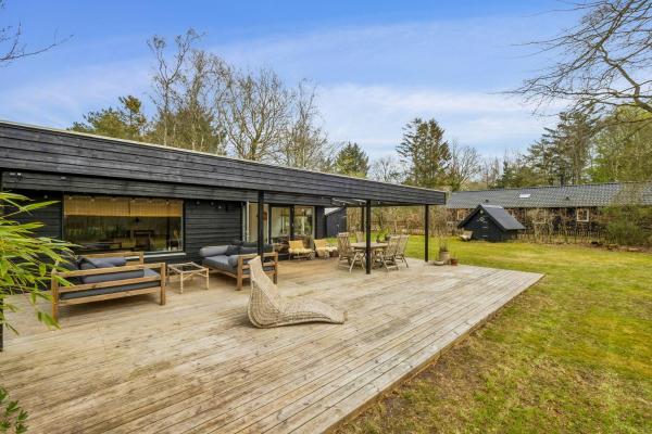 En la foto se muestra el objeto Idyllic Summer House By The Limfjorden ubicado en la ciudad de Ejerslev.