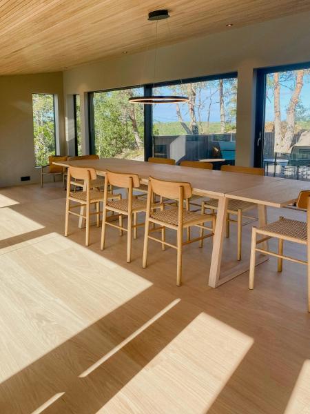 Na fotografii je vidět objekt Modern Beach House At Røssesund Tjøme nacházející se ve městě Tjøme.