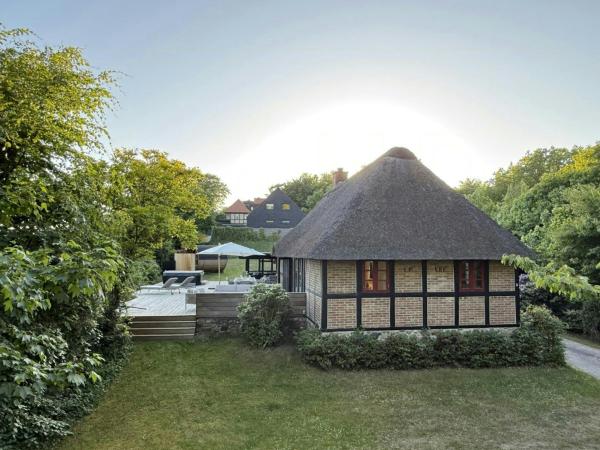 A la foto es mostra l'objecte Traditional Timber House In Mols Bjerge With View situat a la ciutat de Ebeltoft.