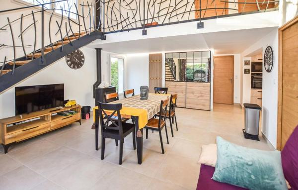 A la foto es mostra l'objecte Tranquil Cottage With Views Of Mont Ventoux situat a la ciutat de Les Gaps.