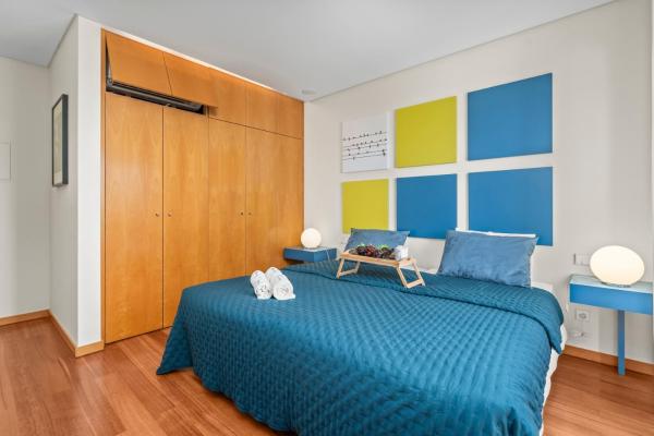 Fotografia 6: Spacious & Luxurious w/ Terrace & Pool by HostWise