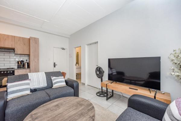Chic & Central 1 Bed Apartment in Illovo Sandton的照片1