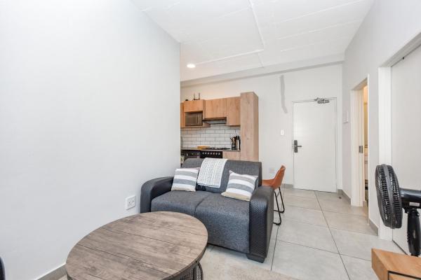 Chic & Central 1 Bed Apartment in Illovo Sandton的照片5