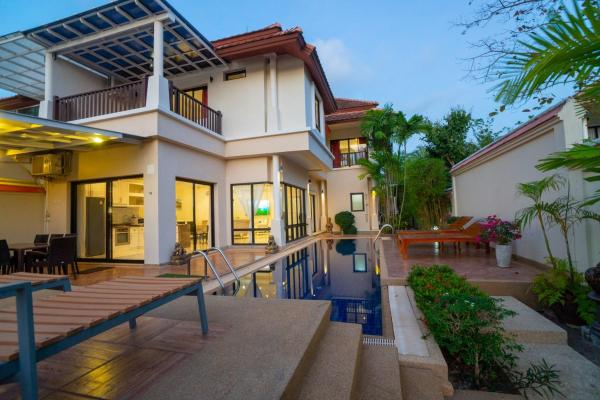 På billedet ses objektet Laguna Luxure Private Pool Villa beliggende i byen Layan Beach.