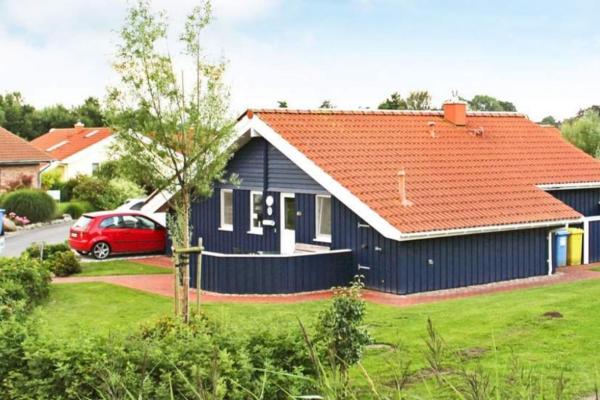 6 Personen Ferienhaus In Direkter Seelage Mit Bootsteg Und Kanu Sowie Sauna, Whirlpool Und Kaminofen In Otterndorf - Otterndorf