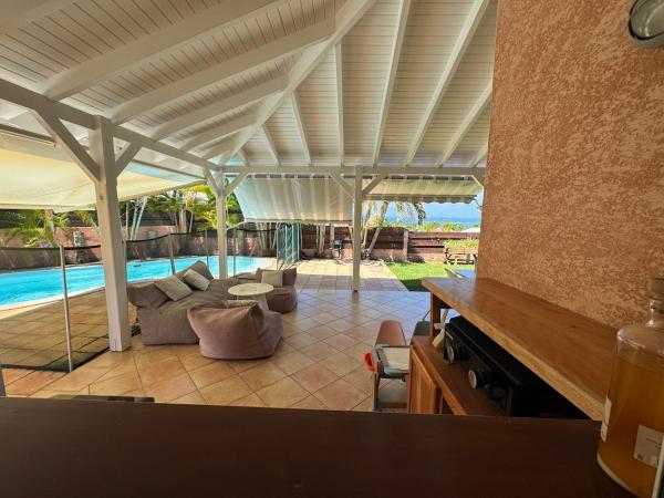 A la foto es mostra l'objecte Villa Morne-Bou situat a la ciutat de Petit-Bourg.