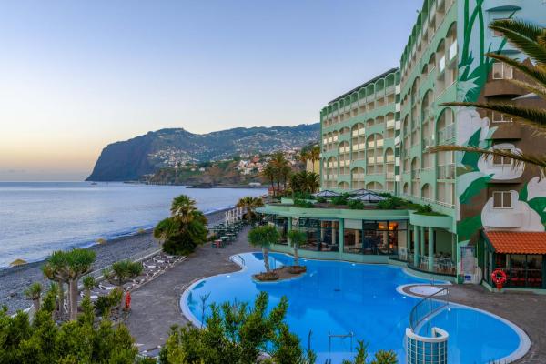 Auf dem Foto ist das Objekt Pestana Ocean Bay Resort in der Stadt Funchal zu sehen.