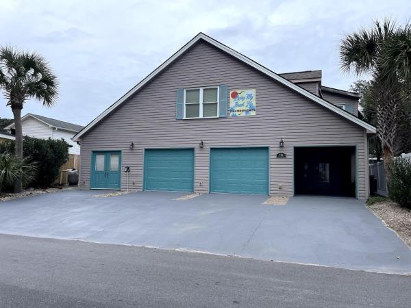 Spacious Duplex Short Walk To The Beach Shared Pool - North Myrtle Beach, SC