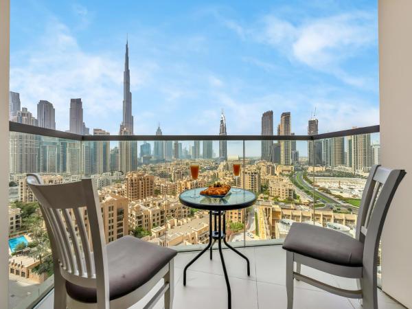 A la foto es mostra l'objecte Burj Khalifa View 2 Bedroom Apartment situat a la ciutat de Dubai.