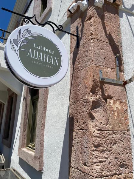 Na zdjęciu widoczny jest obiekt Latibule Adahan Guest House położony w mieście Ayvalık.