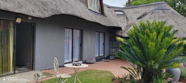 A la foto es mostra l'objecte Casa LaMich Garden Venue and Spa situat a la ciutat de Midrand.