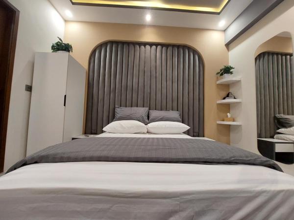 The Perfect Family Getaway 3BR APT DHA Phase 6, Karachi