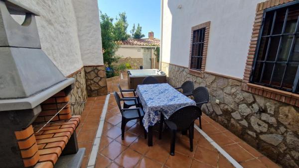 A la foto es mostra l'objecte Casa los caminos de GRANADA situat a la ciutat de Cozvíjar.