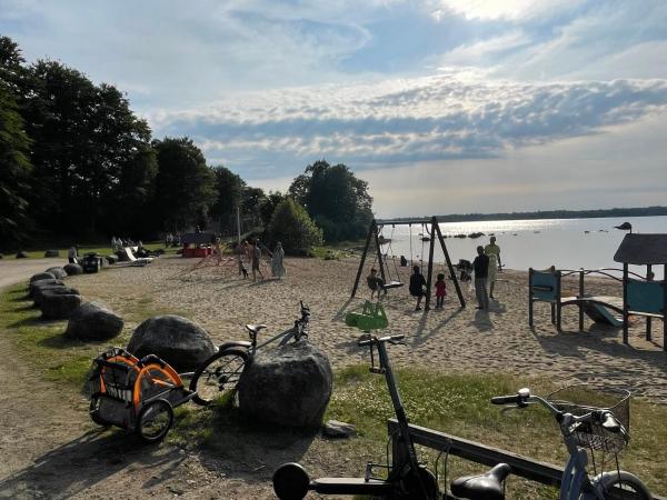 Kuvassa näkyy kohde Cozy tow bed rooms apartment Älmhult mocklen lake, joka sijaitsee kaupungissa Herräng.