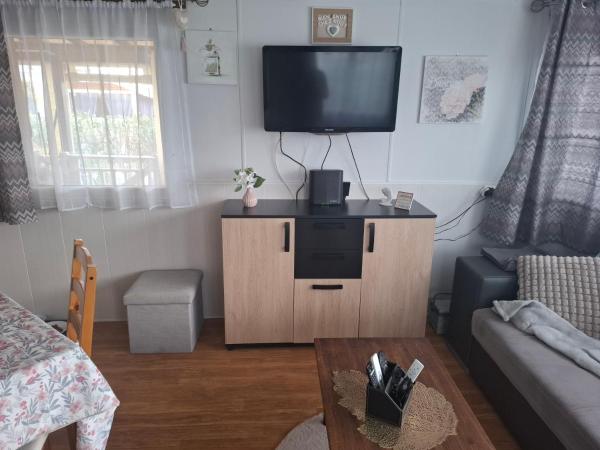 A la foto es mostra l'objecte Le Montourey mobihome situat a la ciutat de Fréjus.
