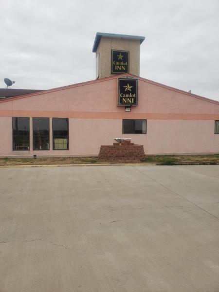 A la foto es mostra l'objecte Camlot Inn Motel situat a la ciutat de Stanton.