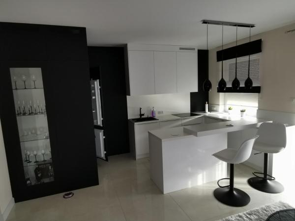 Na zdjęciu widoczny jest obiekt APARTMENT Wieluń 56 m położony w mieście Przywóz.