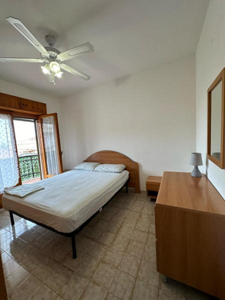 Na zdjęciu widoczny jest obiekt COSTA Appartamento położony w mieście Scalea.