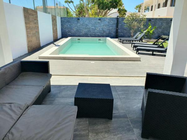 A la foto es mostra l'objecte Fernando Pessoa Villa situat a la ciutat de Faro.