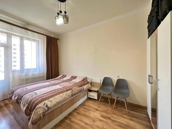 Na zdjęciu widoczny jest obiekt Avan House położony w mieście Avan.