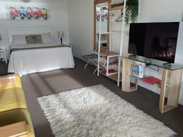 Foto 6: Spacious Studio - Self Contained