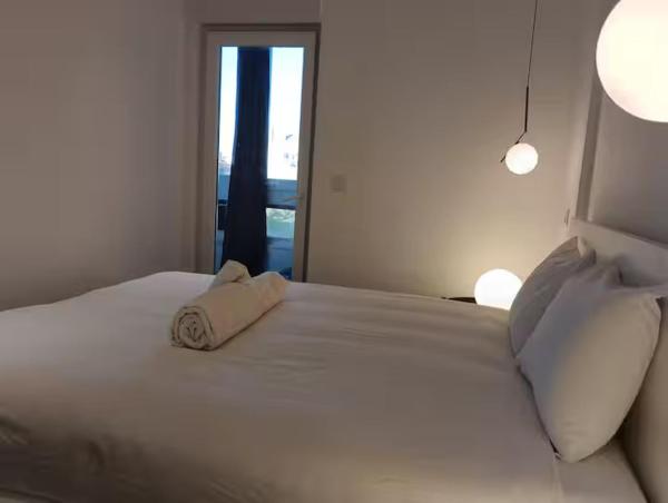 Bilde 2: Spacious & Near the Subway