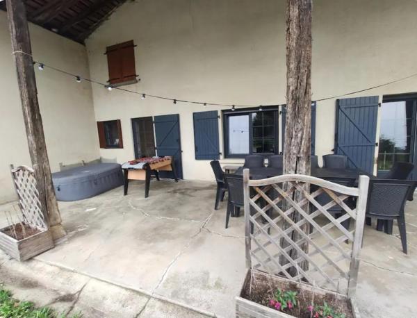 A la foto es mostra l'objecte La bottière situat a la ciutat de Verjon.