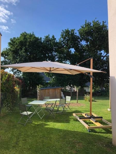 A la foto es mostra l'objecte Maison neuve dans quartier tranquille situat a la ciutat de Ploubezre.