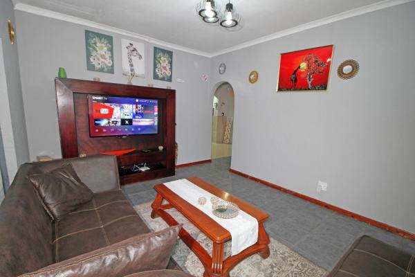 A la foto es mostra l'objecte Peaceful 4 Bedroom Flat in Germiston with WI-FI situat a la ciutat de Germiston.