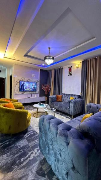 A la foto es mostra l'objecte Ipig Apartments situat a la ciutat de Aro.