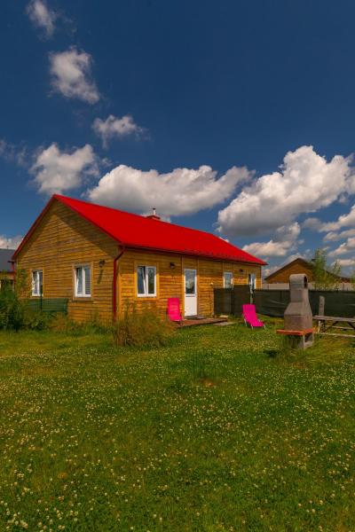 A la foto es mostra l'objecte Karkonoskie Sny - Domki z widokiem na Karkonosze situat a la ciutat de Wojcieszyce.