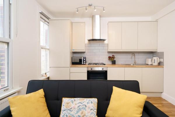 Bilde 3: Chic & Central Brixton 1-Bed for 4