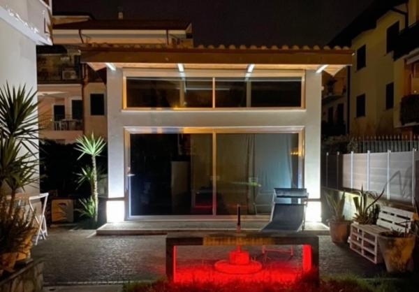 Auf dem Foto ist das Objekt Suite House in der Stadt Sora zu sehen.