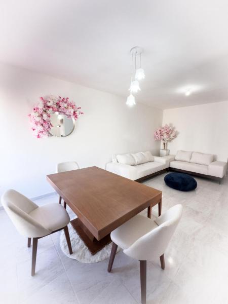 Nella foto è visibile l'oggetto Casa Cerezo situato nella città di San Pedro.