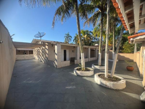 Casa De São Lourenço 3 Quartos Na Rua Da Praia Sendo 2 Praias - Bertioga