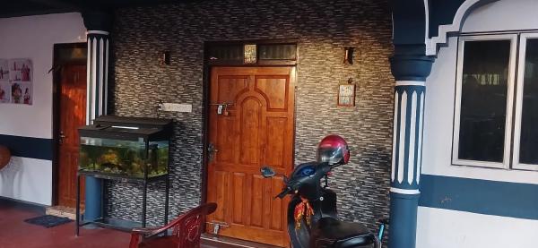 A la foto es mostra l'objecte Home situat a la ciutat de Trincomalee.
