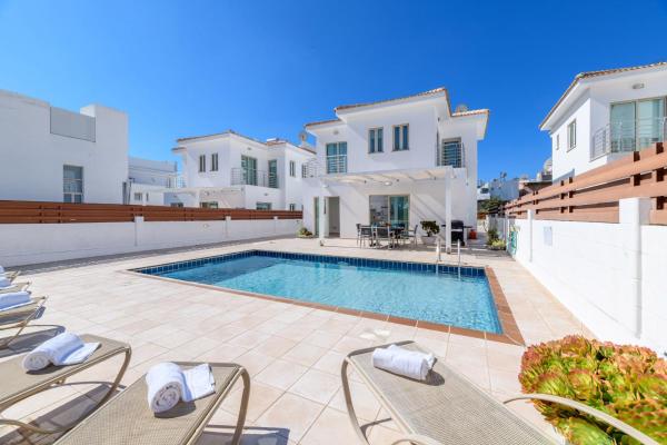 A la foto es mostra l'objecte Sunrise Bay Villa #5 situat a la ciutat de Protaras.