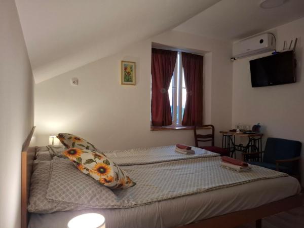 På bildet vises objektet KUĆA MELEM seosko turističko domaćinstvo som ligger i byen Melenci.