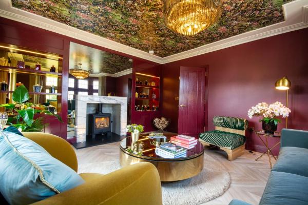 A la foto es mostra l'objecte Liongate Lodge situat a la ciutat de Coddington.