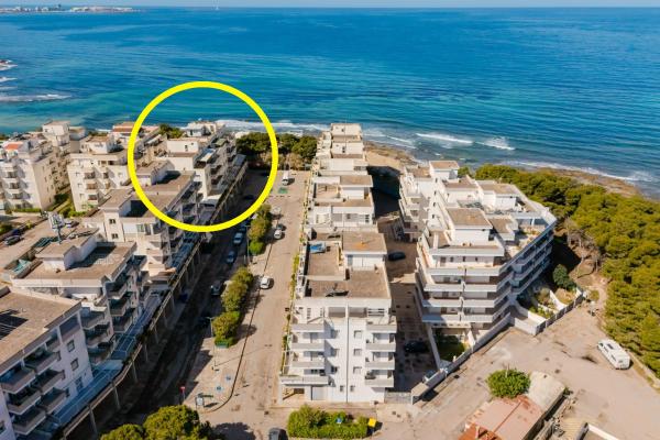 På bilden syns objektet Sunset Oasis by BarbarHouse som ligger i staden Rivabella.