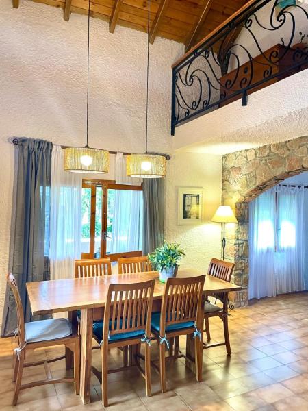 A la foto es mostra l'objecte Casa Alexia situat a la ciutat de Capellades.